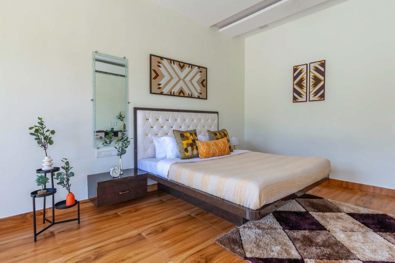 Natures Odyssey By Stayvista - Amidst Lush Greenery With Outdoor Pool And Indoor Activities Chinchavli Exterior foto